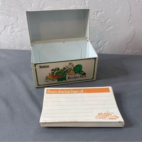 Vintage Recipe Holder 70s Blank Cards Metal Tin Watkins Vegetables - Picture 12 of 16